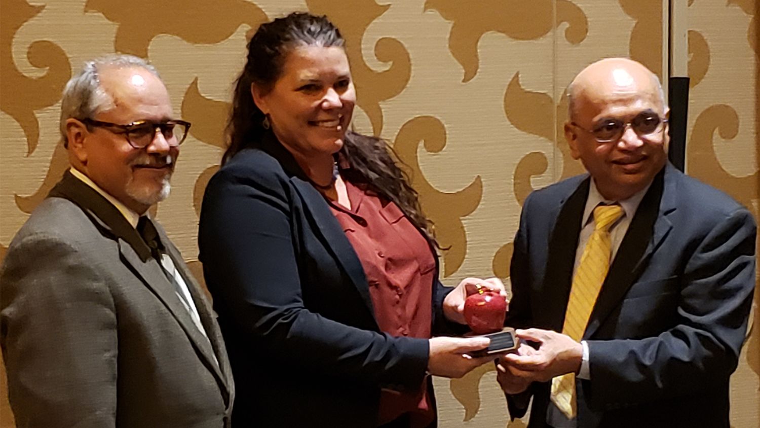 Michelle Schroeder-Moreno Receives national USDA teaching award