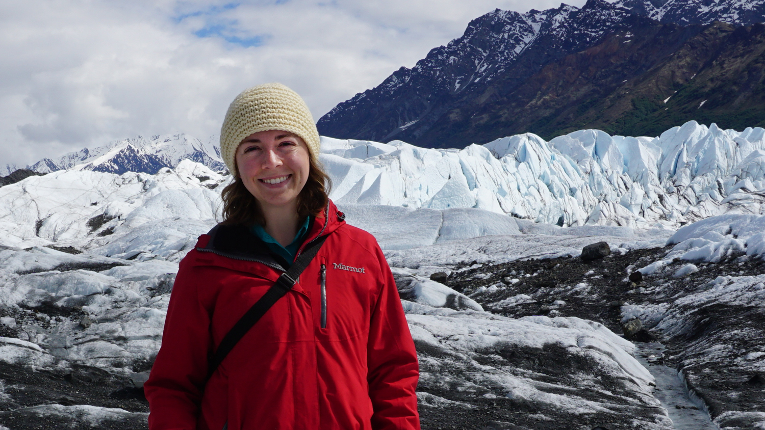 Student Spotlight: CALS student Christina Harvey in front of mountains in New Zealand