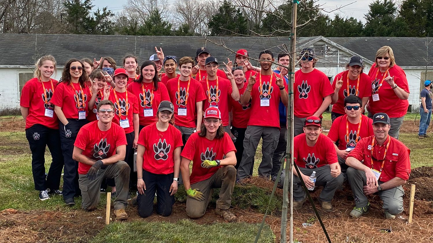 2022 HortPack team photo at National Collegiate Landscape Competition hosted at NC State.