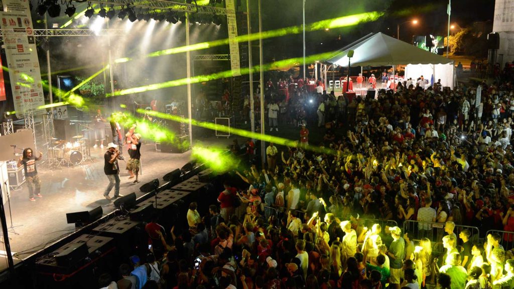 night time concert at NC State's Packapalooza