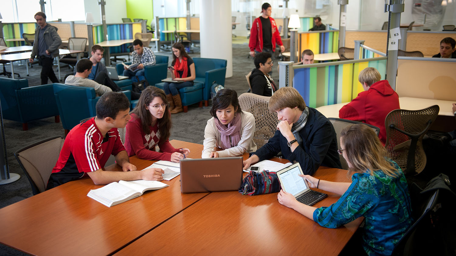 Students use the Hunt Library.