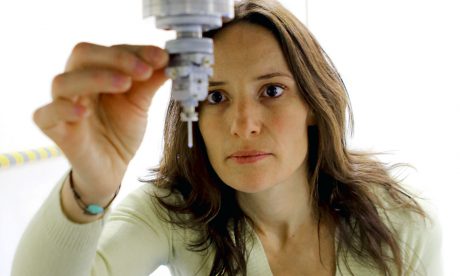 CALS Biochemistry's Flora Meilleur working on a neutron beam.